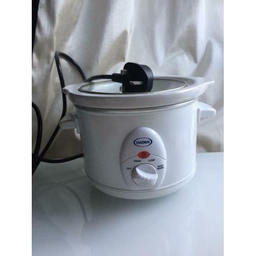 White slow cooker