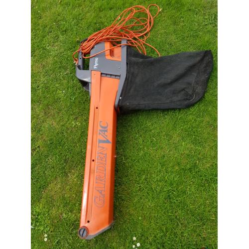 Garden vacuum / leaf blower. Flymo with 15m lead