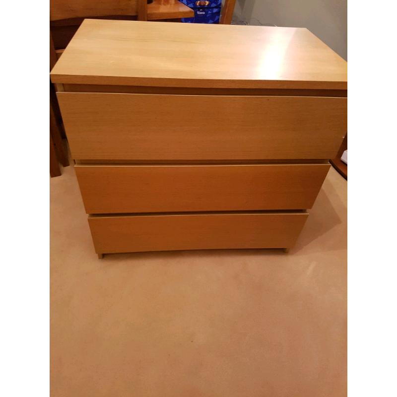 Chest of drawers