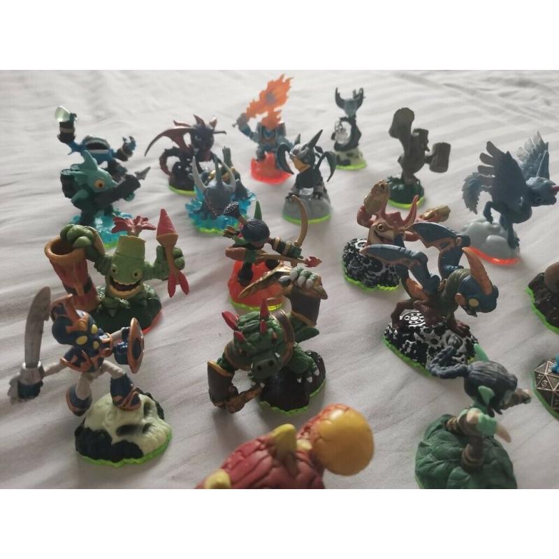 Skylanders figurines bundle