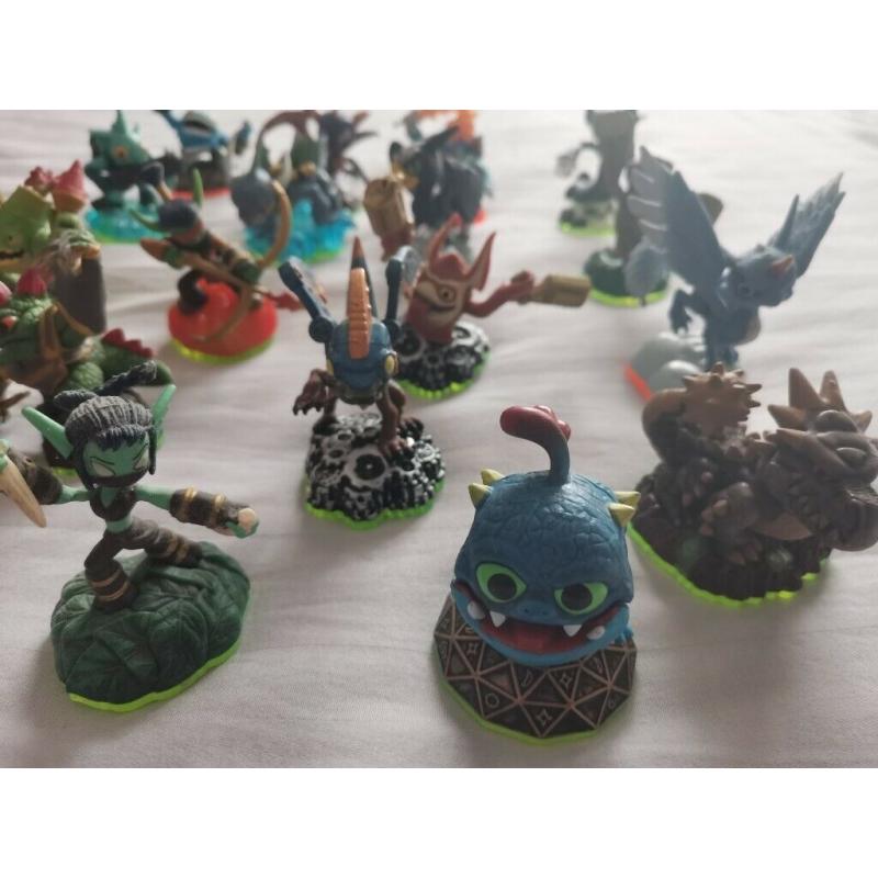 Skylanders figurines bundle