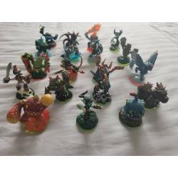 Skylanders figurines bundle