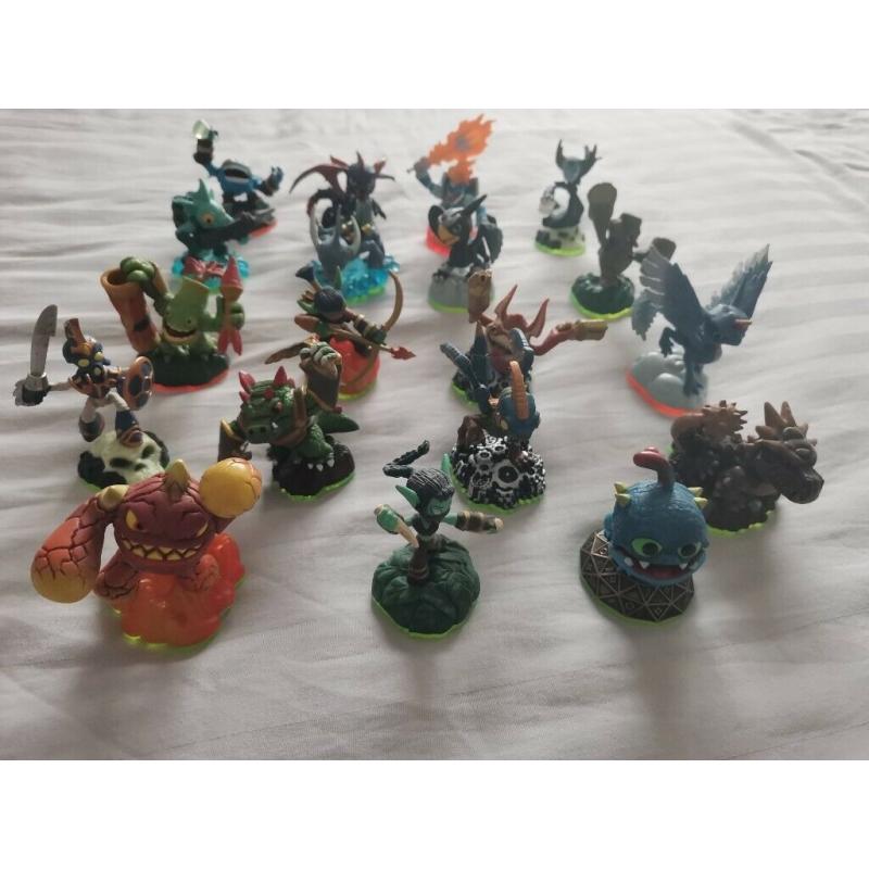 Skylanders figurines bundle