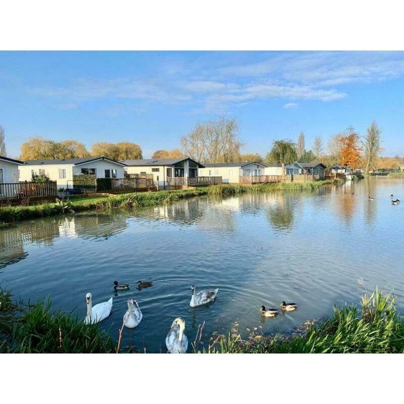 LUXURY HOLIDAY WITH WITH DECKING, PTIO DOORS AND FREE SITE FEES CALL 07955825040