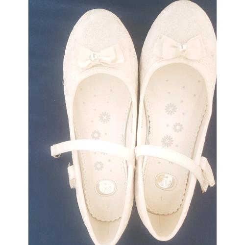 Flower girl communion wedding style pumps for girls