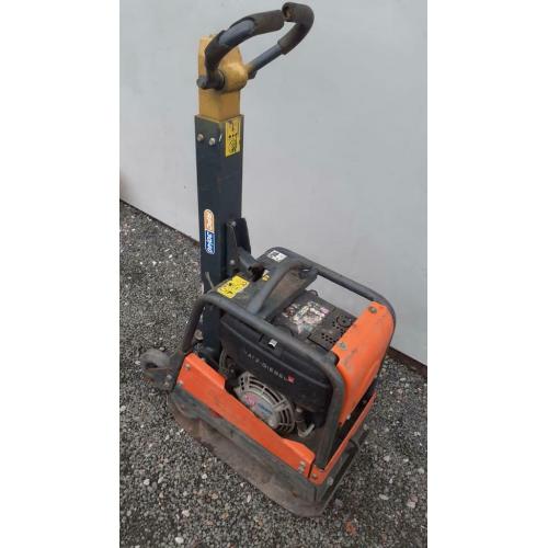 Bella Hatz diesel wacker plate