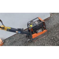 Bella Hatz diesel wacker plate
