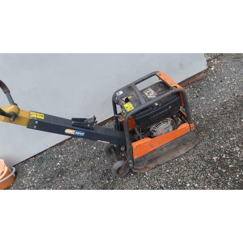 Bella Hatz diesel wacker plate