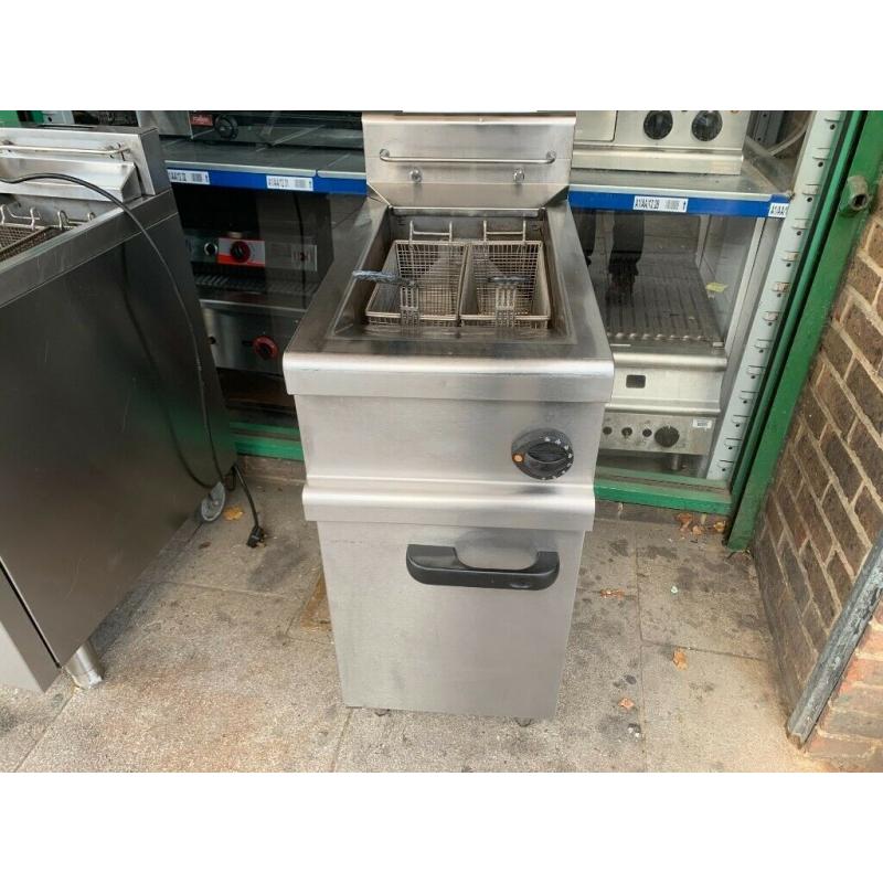 SERVICED GAS LINCAT FRYER CATERING COMMERCIAL KITCHEN BBQ RESTAURANT CAFE CHICKEN TAKE AWAY