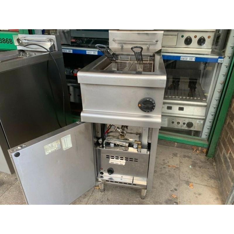 SERVICED GAS LINCAT FRYER CATERING COMMERCIAL KITCHEN BBQ RESTAURANT CAFE CHICKEN TAKE AWAY