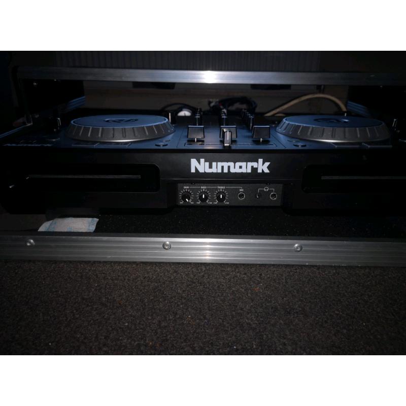 Numark mixdeck express and case