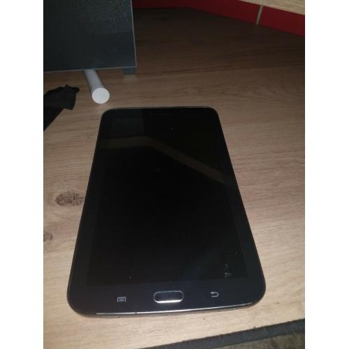 Black galaxy tab 3 7.0 (Doesn't turn on due to broken power button)