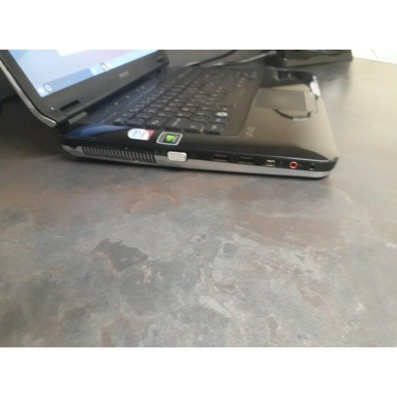 Laptop Sony vaio VGN-CS11S
