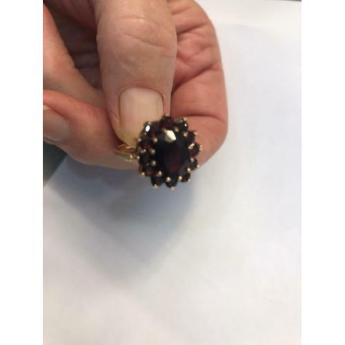 9ct Garnet Cluster Ring