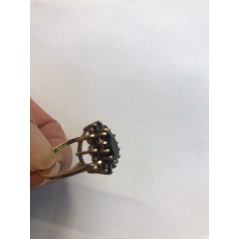 9ct Garnet Cluster Ring