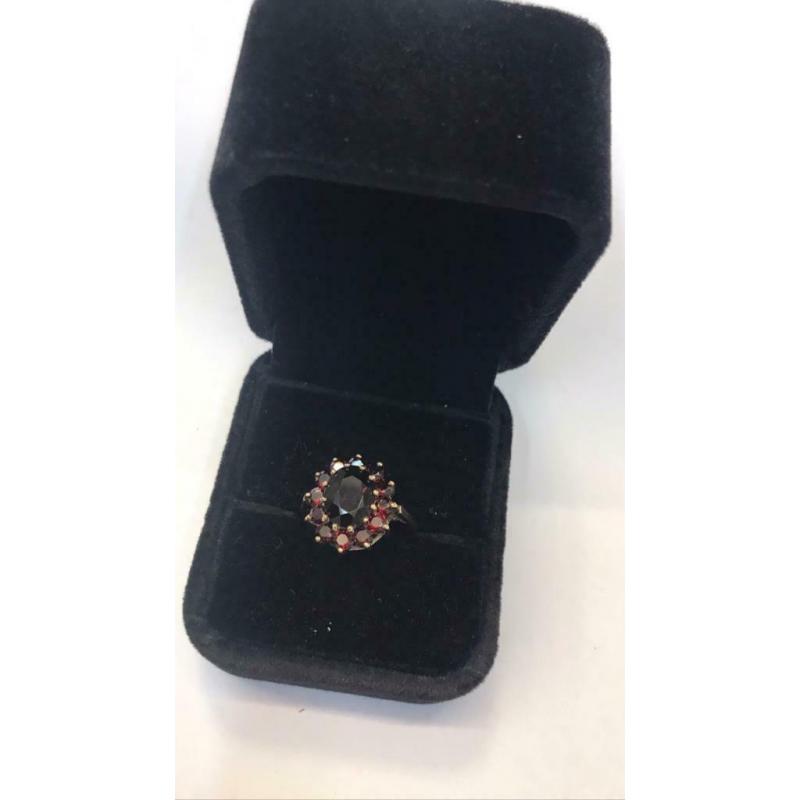 9ct Garnet Cluster Ring