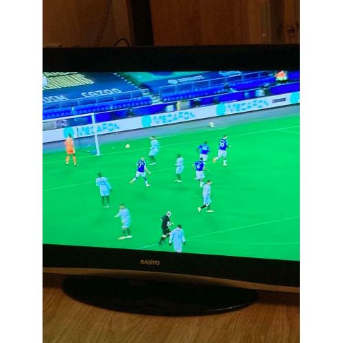 T.V 32 inch