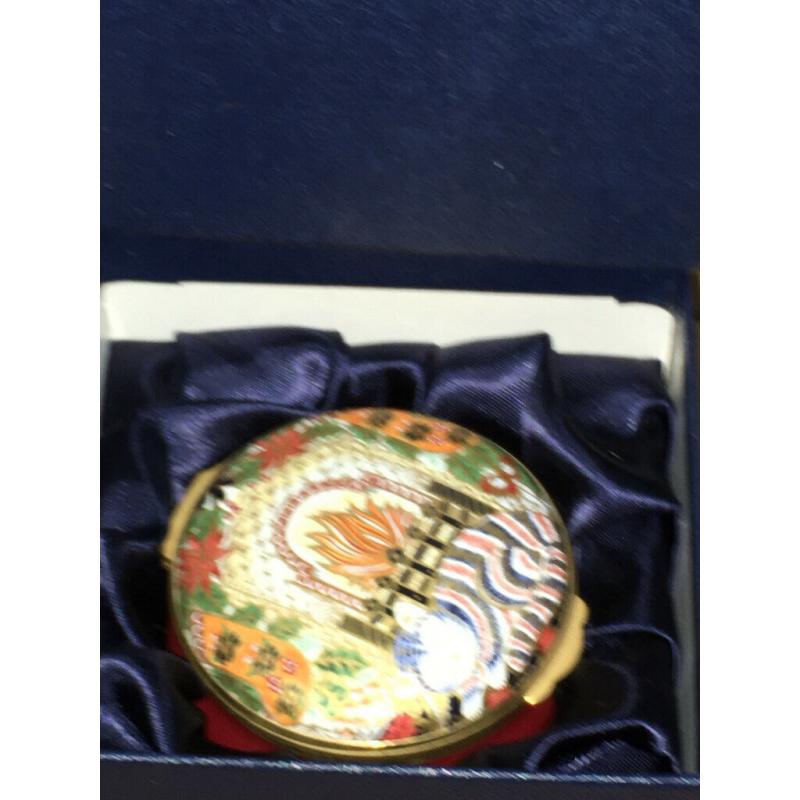 Extremely Rare Royal Crown Derby Cat enable Trinket Box - with certificate -