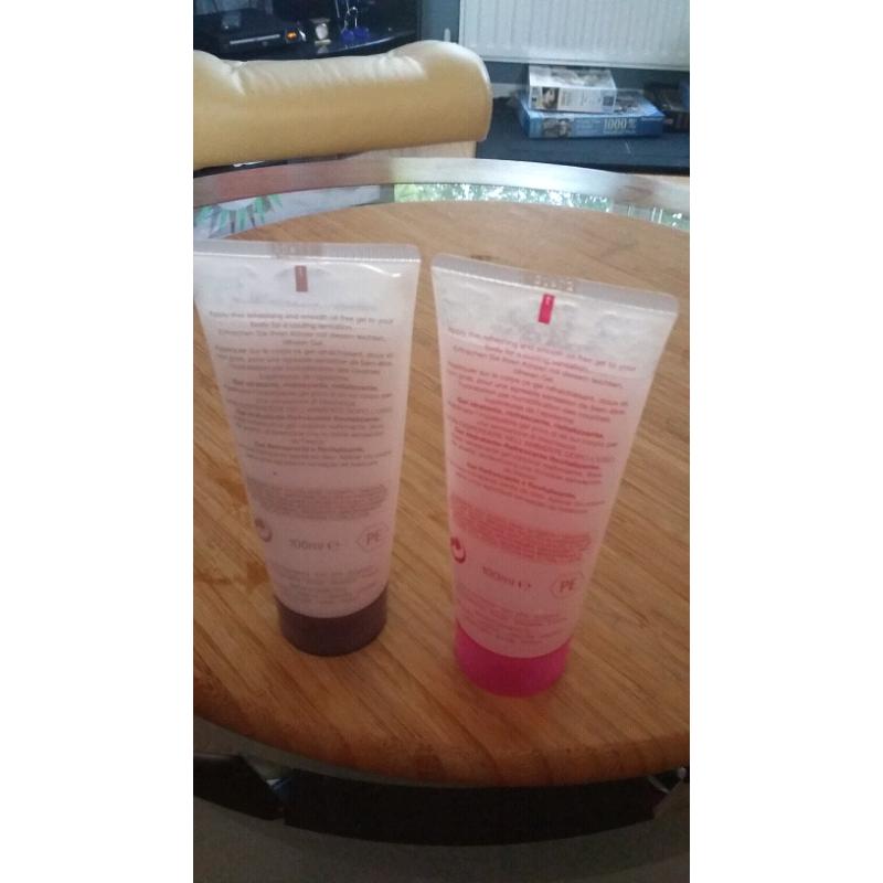 AVON SOFT MUSK & CELEBRE REVITALISING & MOISTURISE COOLING GEL