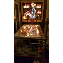 Gottlieb pinball machine 1966 'Mayfair'