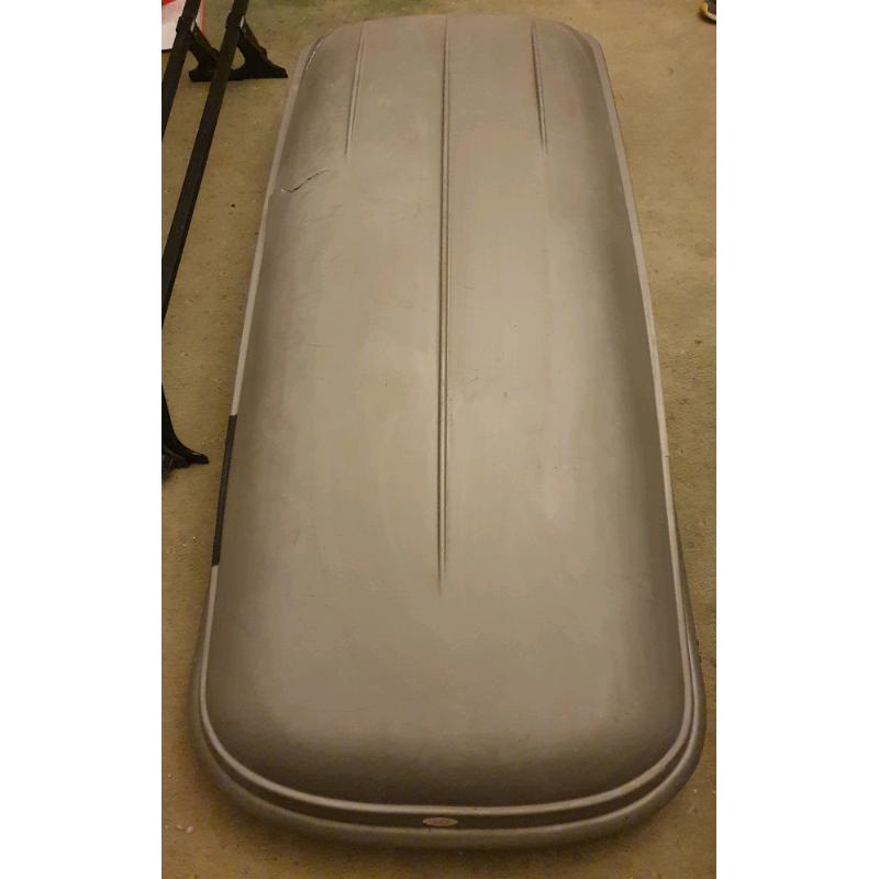 Thule Polar 200 Roofbox with Roofbars