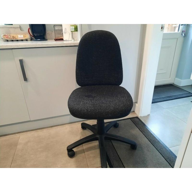 Adjustable Office Chair in Excellent Condition