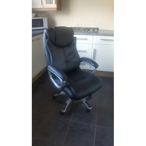 Desk Chair Faux Leather as new