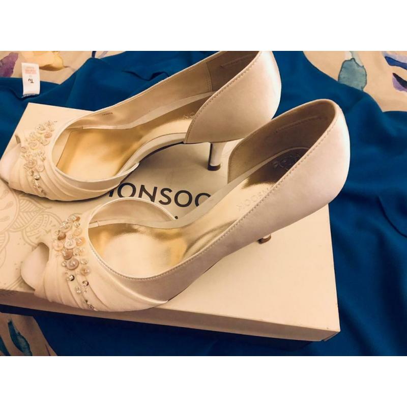 Bridal shoes