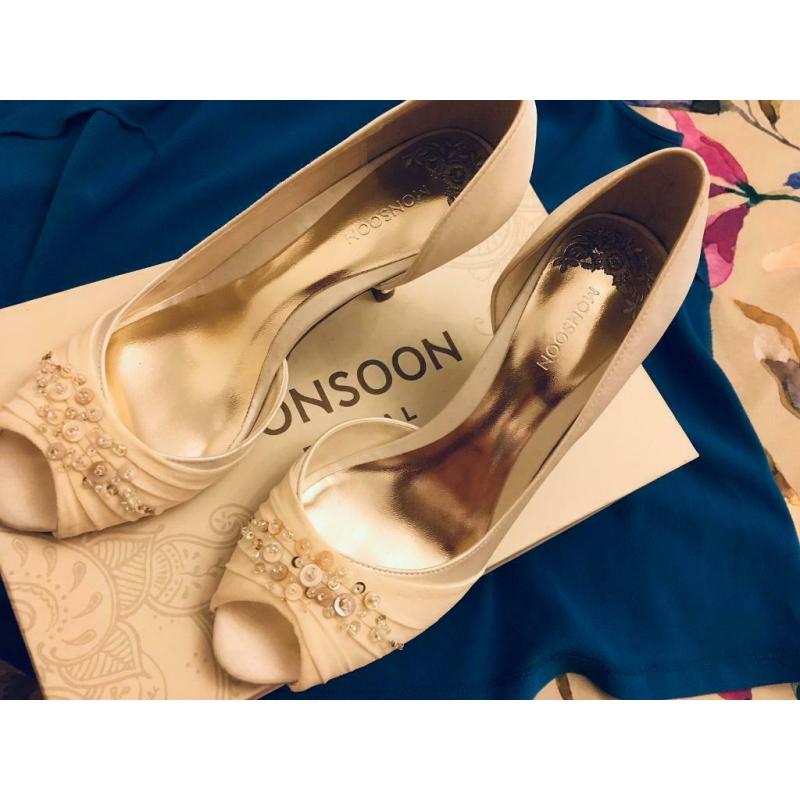 Bridal shoes