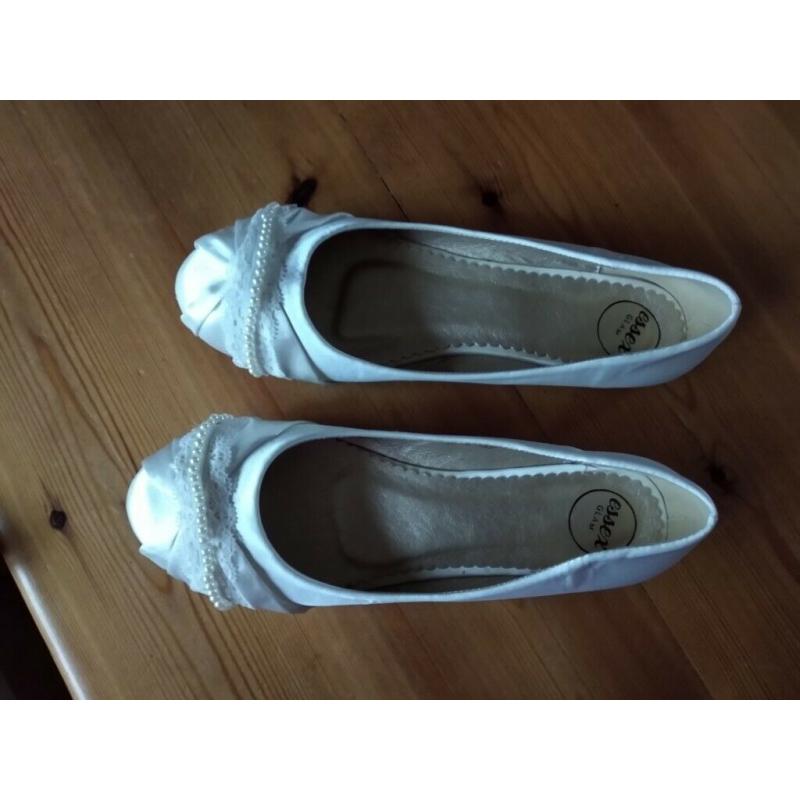 Bride/bridesmaid ivory satin shoes Size 6/7