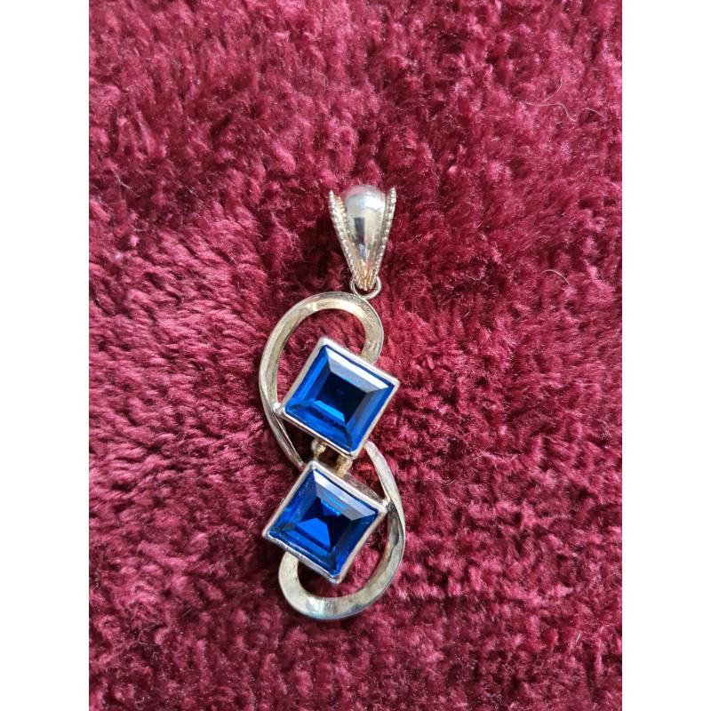 Sterling silver and sapphire pendant