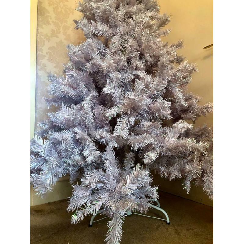 A stunning Grey 6ft Christmas Tree, has a slight sparkle. Easy to assemble. Like new.