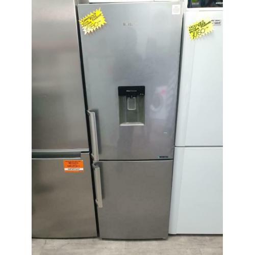 Samsung fridge freezer with water dispenser