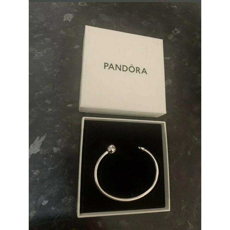 PANDORA LIMITED EDITION MOMENTS MOON & STARS OPEN BANGLE 17.5 CM