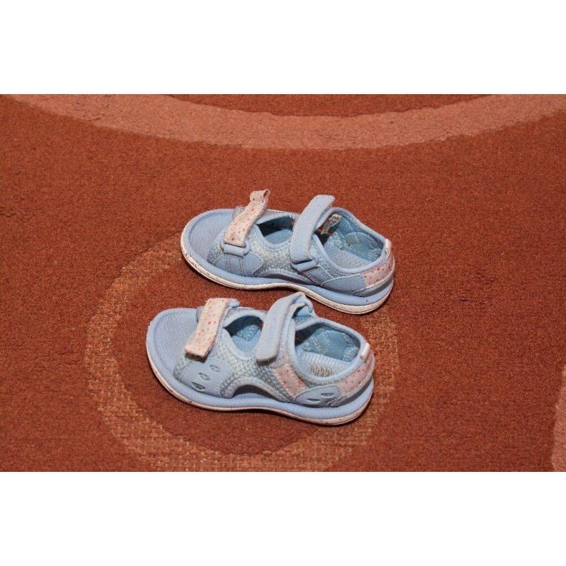 Clarks toddler sandals size 6 1/2