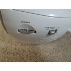 White Cd Player/Radio