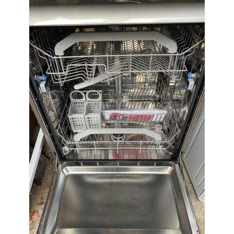 Hotpoint stainless steel dishwasher