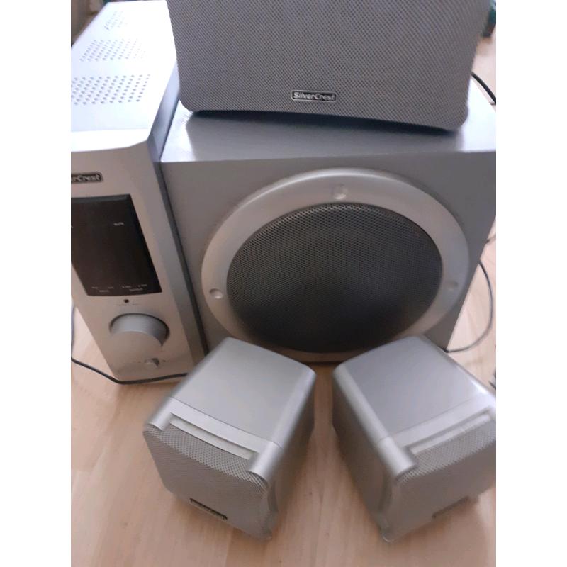Sound system 5 speaker with dvd player