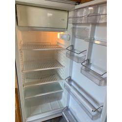 Integrated fridge freezer