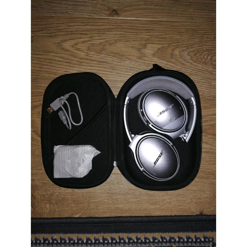 Bose Quietcomfort 35 II headphones