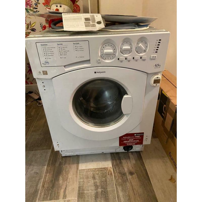 Hotpoint BHWM129 Integrated washing machine