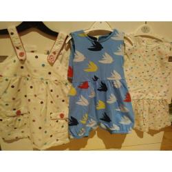 Bundle of baby 9-12m outfits.