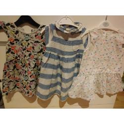 Bundle of baby 9-12m outfits.