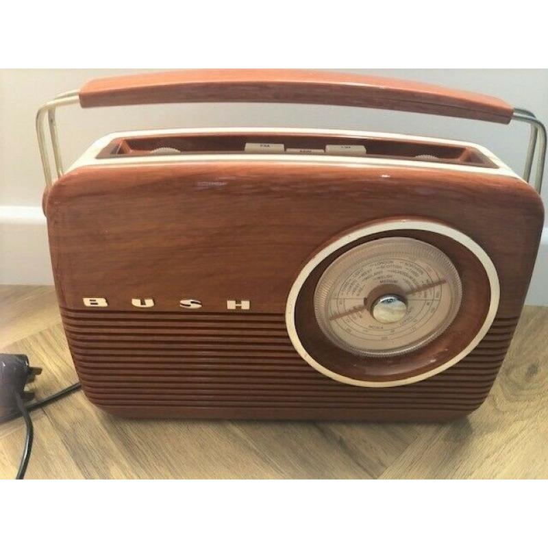Bush TR82 Retro Style Radio Fm/Mw/Lw Band with Wood Effect - Excellent Condition