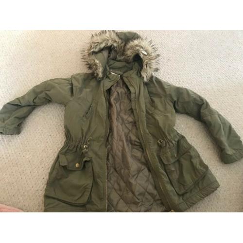 Girls 10-12 H&M Green Parker, hood & tie waist, good condition, pet & smoke free home