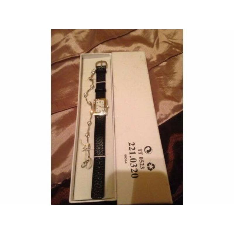 Watch and bracelet set ?15.00