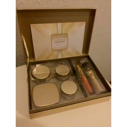 bareMinerals Glamour Now 7-Piece Face, Eye, and Lip Set. (Unused and in box)