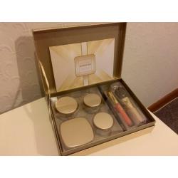 bareMinerals Glamour Now 7-Piece Face, Eye, and Lip Set. (Unused and in box)