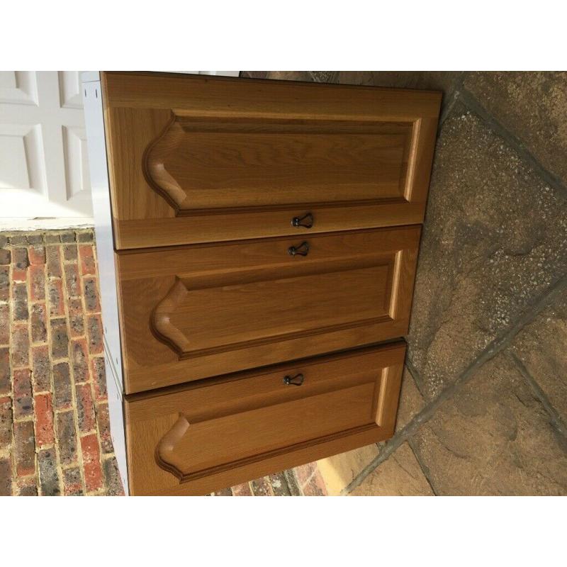 Kitchen units 300 and 600