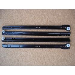 Metal drawer runners